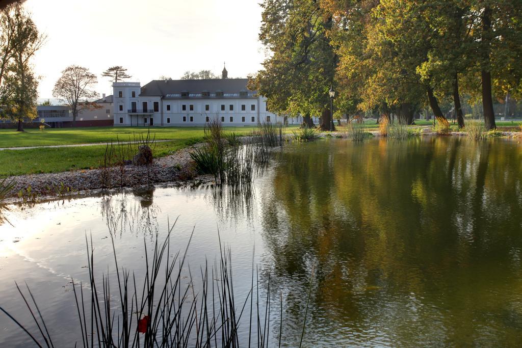 Chateau Appony Buitenkant foto
